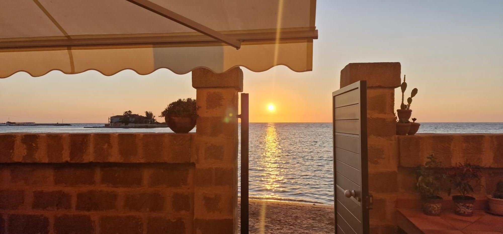 La Casa Sulla Spiaggia Marzamemi Bagian luar foto